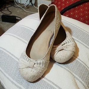 Cream flats
